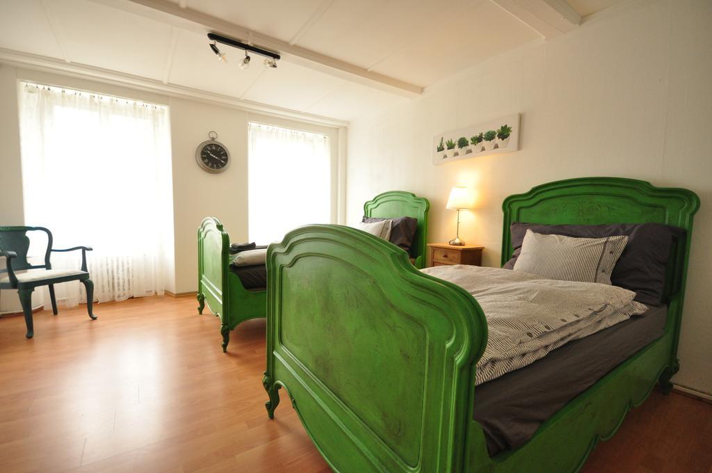 Interlaken Town House Sleeps 12 Guests Central Rum bild