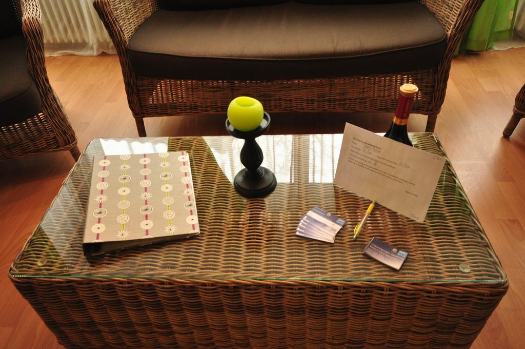 Interlaken Town House Sleeps 12 Guests Central Rum bild
